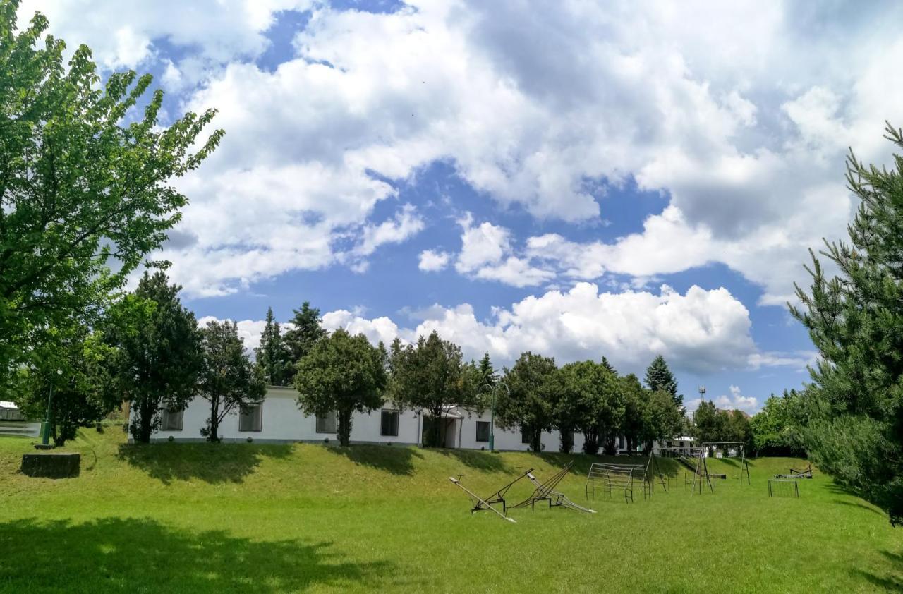 Готель Panorama Ueduelo Оґґтелекі Екстер'єр фото