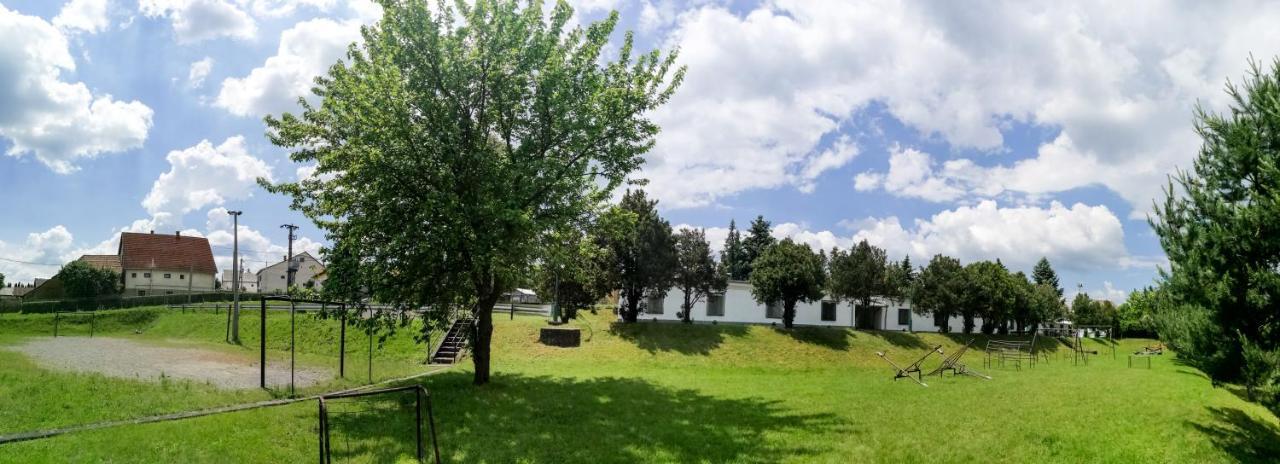Готель Panorama Ueduelo Оґґтелекі Екстер'єр фото