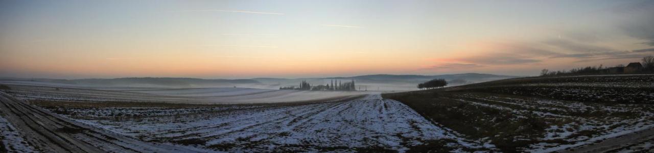 Готель Panorama Ueduelo Оґґтелекі Екстер'єр фото